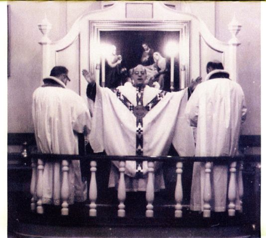 Mynd:Prestar í Landakirkju 1961..JPG