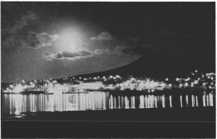 Mynd:Vertíðarnótt við Vestmannaeyjahöfn.png