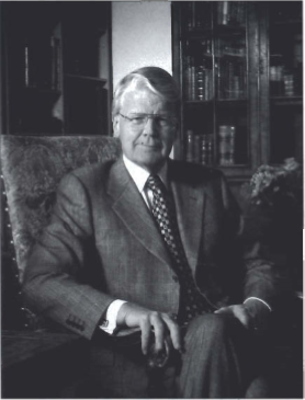 Mynd:Ólafur Ragnar Grímsson.png