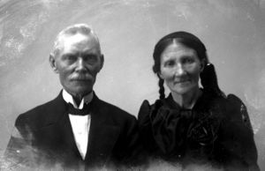 Mynd:Eiríkur Hjálmarsson kennari 1895-1928, Sigurbjörg R. Pétursdóttir.jpg