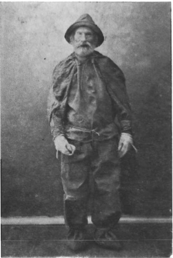 Mynd:Sjómaður í skinnklæðum.png