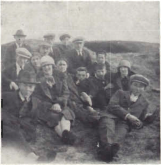 Mynd:Fjölskyldan í Norðurbænum á Kirkjubæ.png