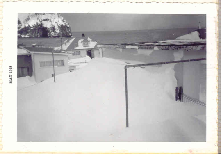 Mynd:Snjóskaflar í eyjum03.jpg