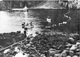 Mynd:Endi Vatnsslöngunnar dreginn.jpg