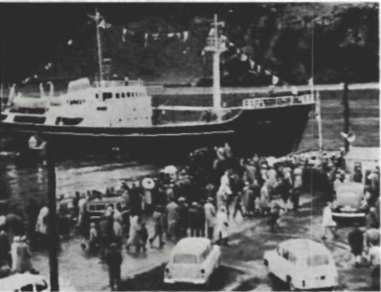 Mynd:Hefjólfur að leggjast að briggju hér í fyrsta sinn.png