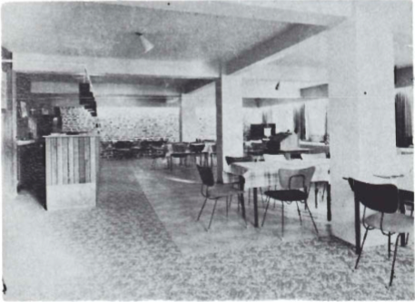 Mynd:Séð yfir skemmtilegan sal Sjómannastofunnar „Víkur“.png