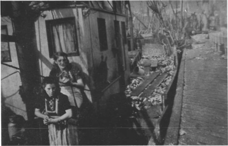 Mynd:Fyrstu kvenkokkar í Eyjaflotanum.png