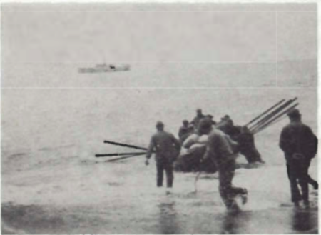 Mynd:Uppskipun við Landeyjasand.png