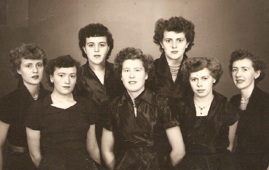 Mynd:Starfsfólk í netagerð.jpg