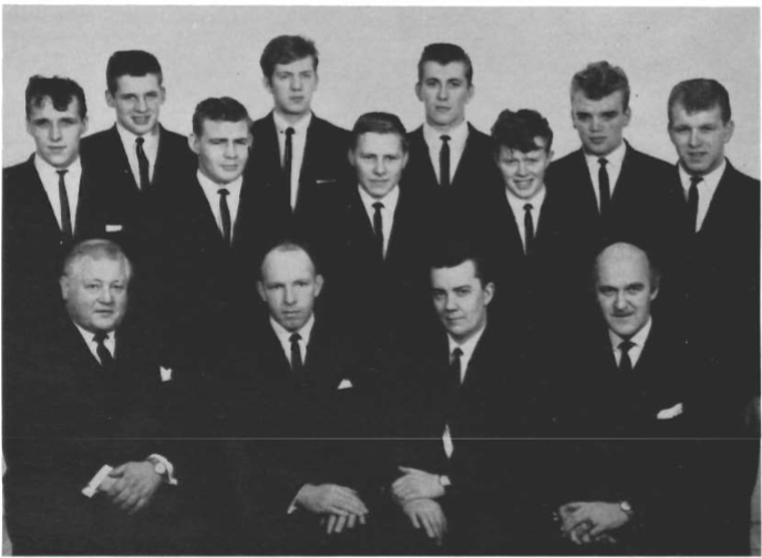 Mynd:Nemendur í 1. bekk 1966-1967.png