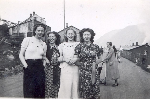 Mynd:Flottar á siglo.jpg