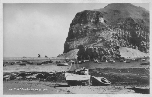 Mynd:Vestmannaeyjahöfn 1930.jpg