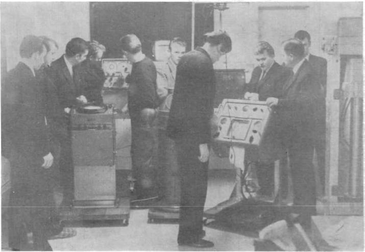 Mynd:Tækjatími í Stýrimannaskólanum.png