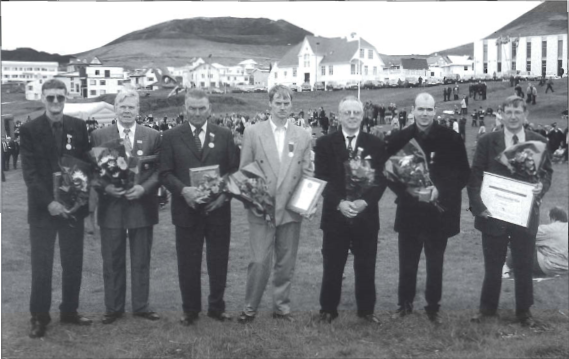 Mynd:Þeir voru heiðraðir á sjómannadag, f.v. Gísli rímsson, Jóhann Björgvinsson, Guðmundur I. Guðmundsson, Pétur Árnmarsson, Sigmund Jóhannsson, Friðrik Vigfússon, Guðmundur Guðlaugsson.png