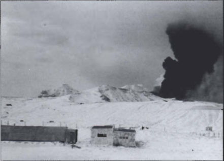 Mynd:Eldgosið á Heimaey, séð frá Stórhöfða.png