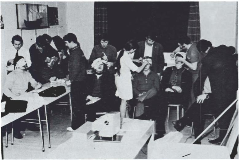 Mynd:Námskeið í skyndihjálp.png