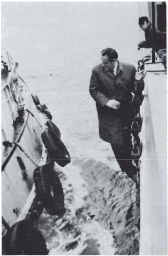 Mynd:Lóðsinn frá borði.png