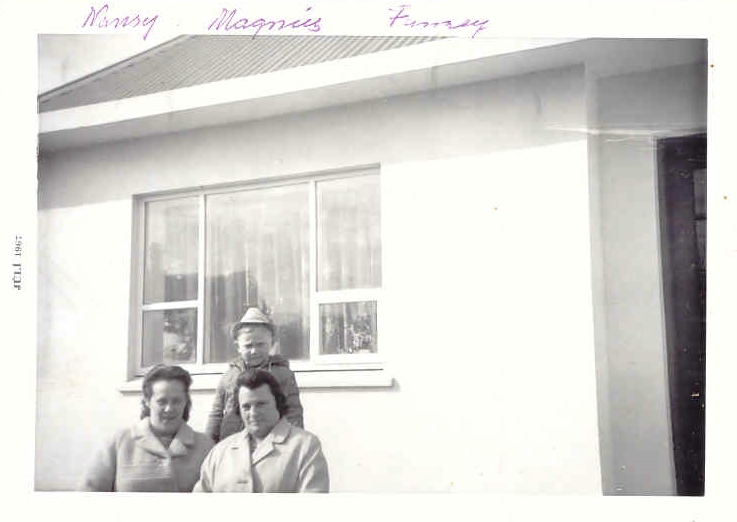 Mynd:Nancy, magnús og fanney.jpg