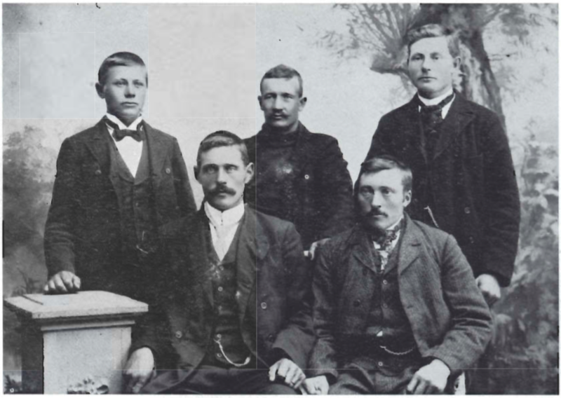 Mynd:Skipshöfn við sjórjóðra frá Austurlandi upp úr aldamótum.png