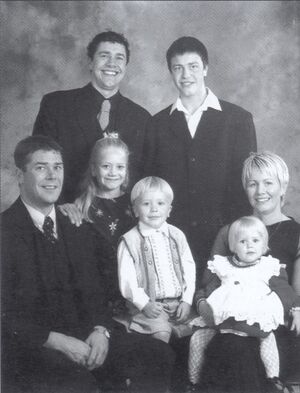 Fjölskyldan 2001 Sdbl. 2007.jpg