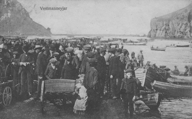 Mynd:Á Bæjarbryggjunni.jpg