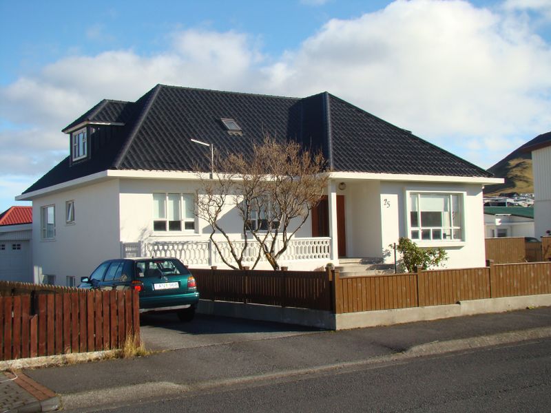 Mynd:Brimhólabraut 25.jpg