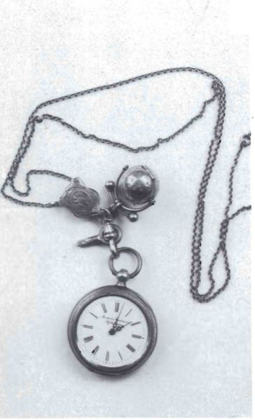 Mynd:Úrið eitt hundrað ára kjörgripur SDBL. 1987.jpg