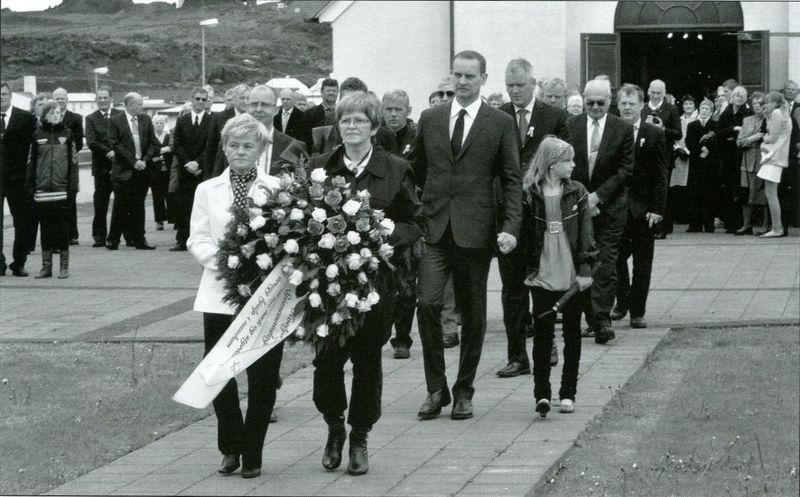 Mynd:Kristín Sigurðardóttir og Sigurborg Sdbl. 2010.jpg