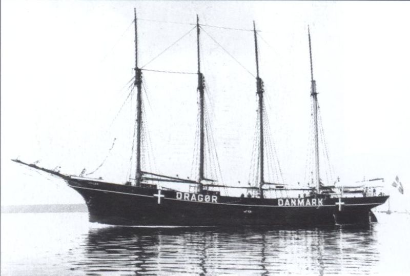 Mynd:Dragör á siglingu Sdbl. 2007.jpg