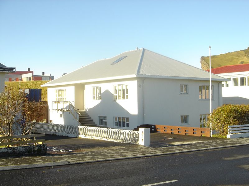 Mynd:Hólagata 42.jpg