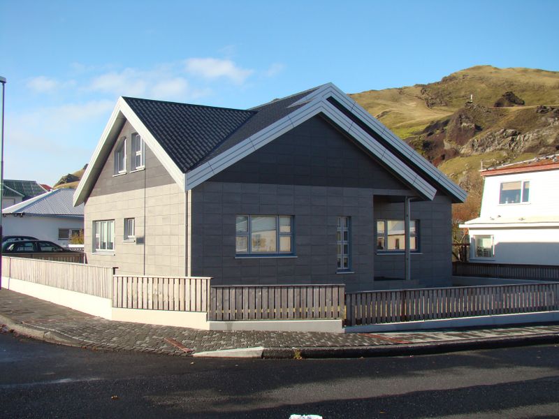 Mynd:Hólagata 12.jpg