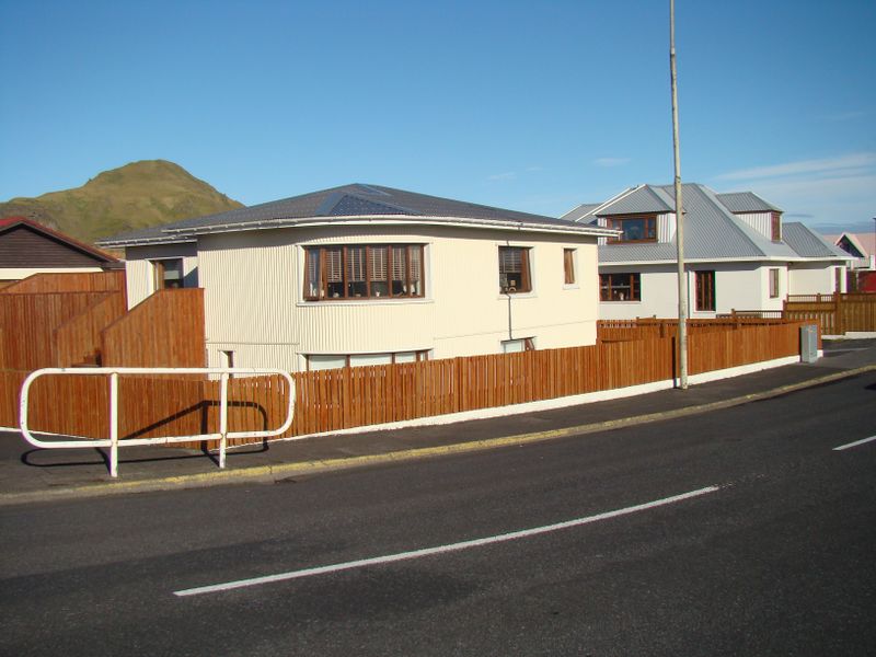 Mynd:Brimhólabraut 37.jpg