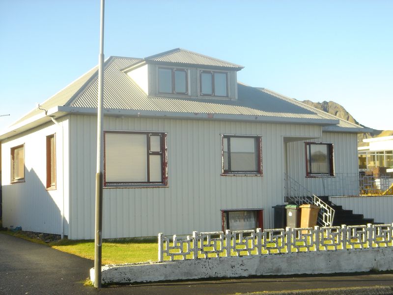 Mynd:Brimhólabraut 30.jpg