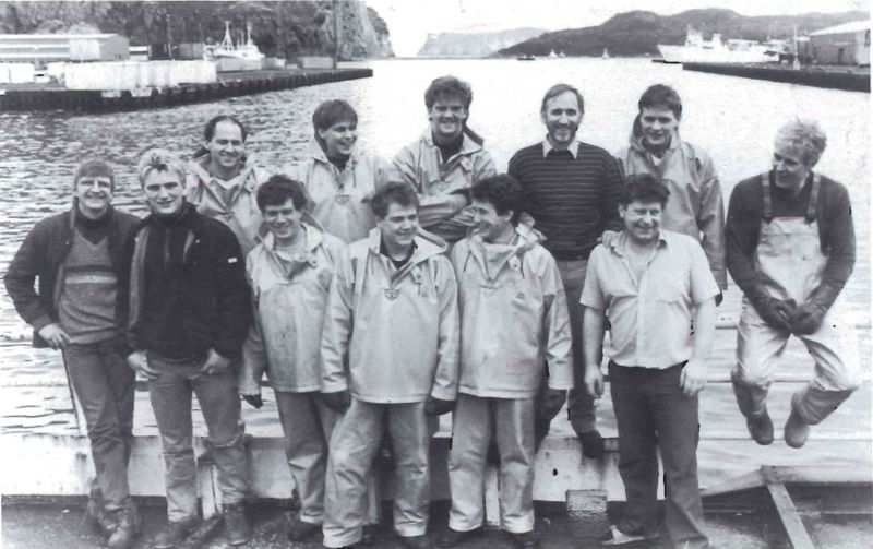 Mynd:Áhöfn Þórunnar Sveinsdóttur SDBL. 1987.jpg