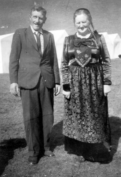 Mynd:Jón Valtýsson og Guðrún Hallvarðsdóttir..jpg