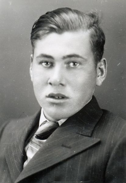 Mynd:Ágúst Ólafsson í Gíslholti.jpg