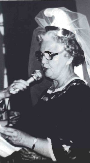 Viðmælandi Sjómannadagsblaðs að sinna félagsmálum SDBL. 1987.jpg