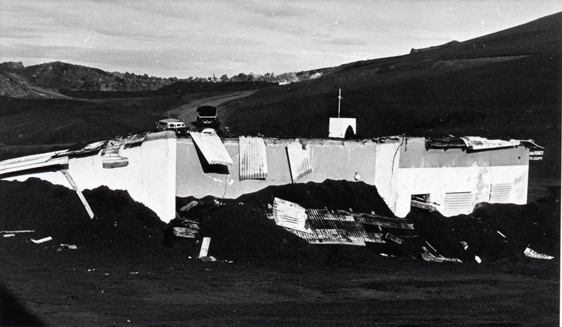 Mynd:Nýjabæjarbraut 8.jpg