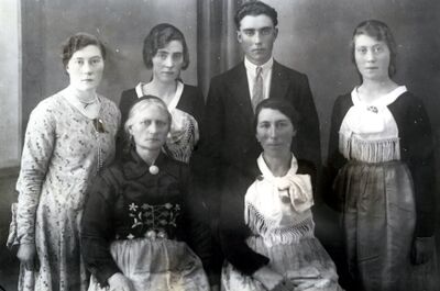 Guðríður og börn.