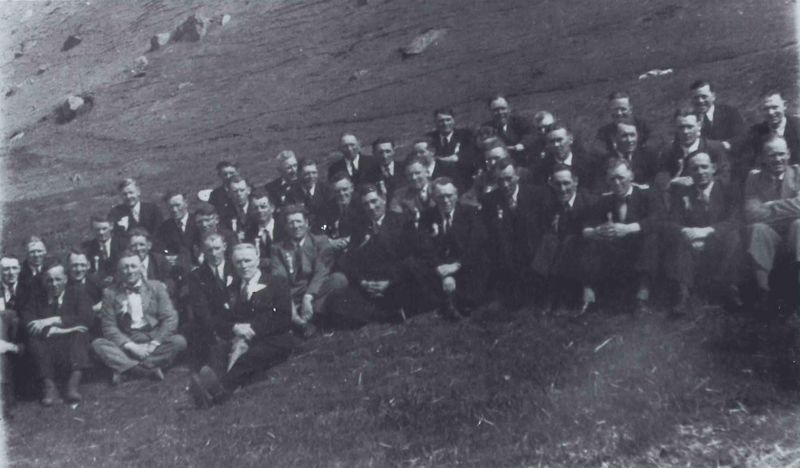 Mynd:Skipstjórar á góðri stund SDBL. 1987.jpg