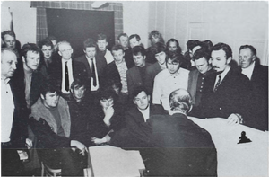 Útgerðarmenn og yfirmenn Eyjaflotans kynna sér Decca.png