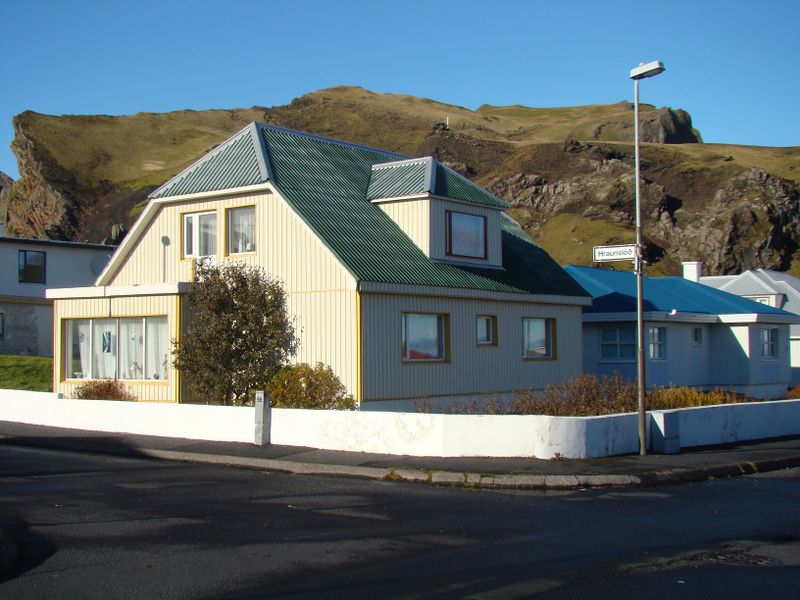 Mynd:Brimhólabraut 12.jpg