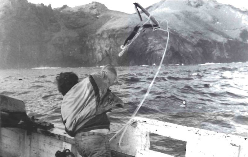 Mynd:Beltinu kastað til manns SDBL. 1988.jpg