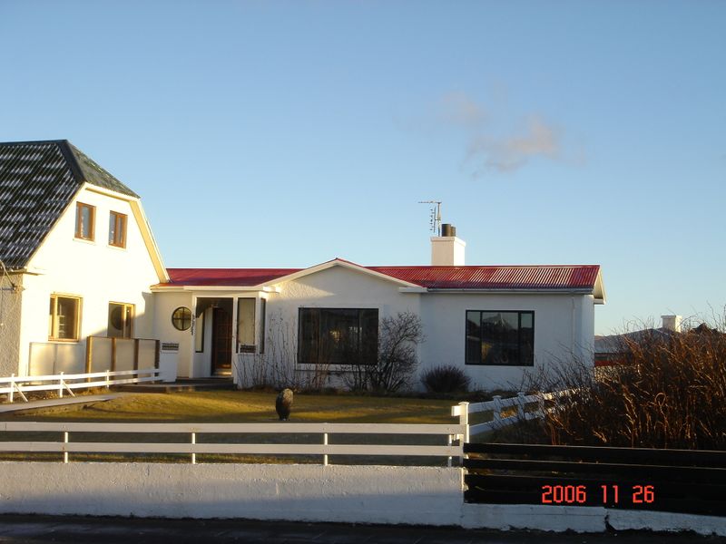 Mynd:Heiðarvegur 27a.jpg