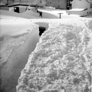 Mikli snjórinn 1968 gilsbakka lóðin.jpg