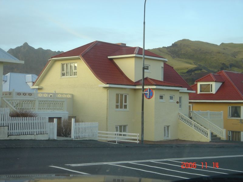 Mynd:Heiðarvegur 64.jpg