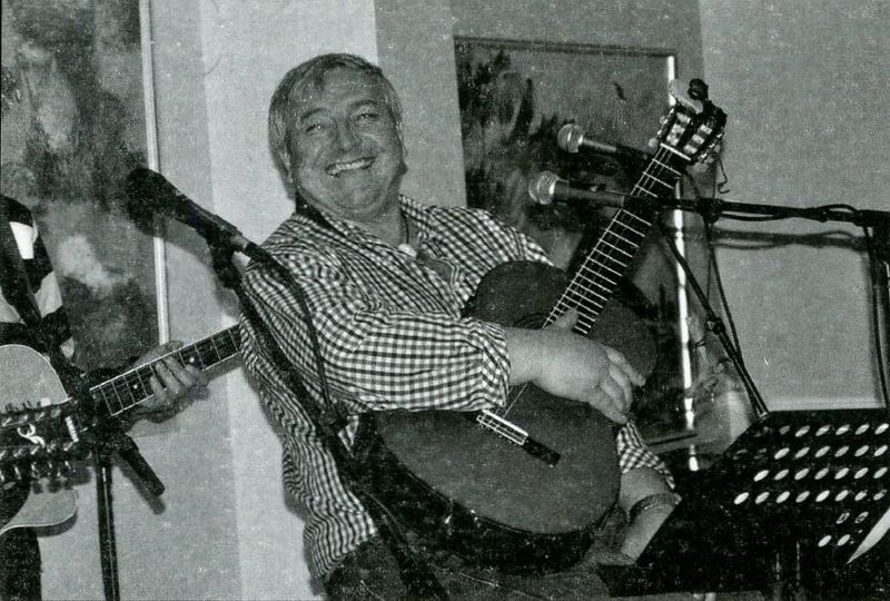 Mynd:Söngvakvöld með Árna Johnsen Sdbl. 2010.jpg