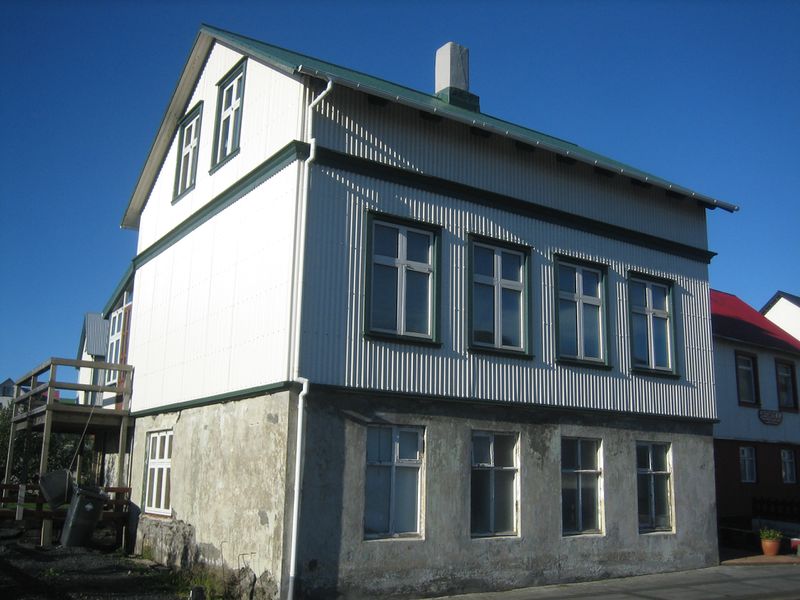 Mynd:Höfðabrekka.jpg