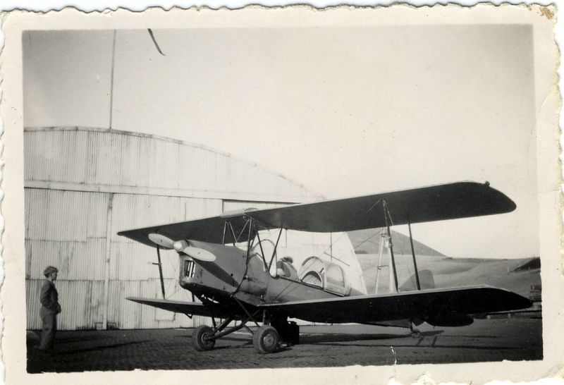 Mynd:Fyrsta flugskýlið.JPG