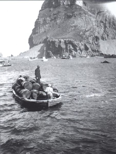 Mynd:Uppskipunarbáturinn drekkhlaðinn Sdbl. 2008.jpg